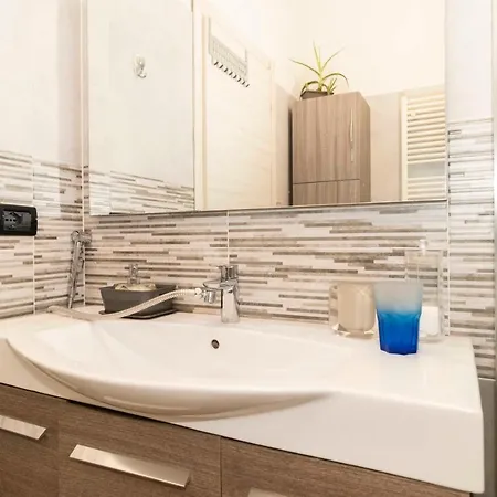 Guesthost - Parco Paradiso & Mm Marche Family Apartment