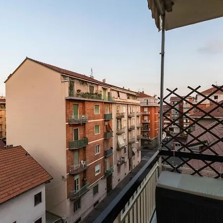 Guesthost - Parco Paradiso & Mm Marche Family Apartment Turin