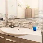 Guesthost - Parco Paradiso & Mm Marche Family Apartmán